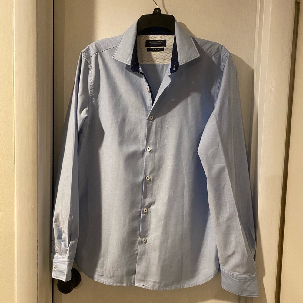 Men’s denim & flower shirt, size medium